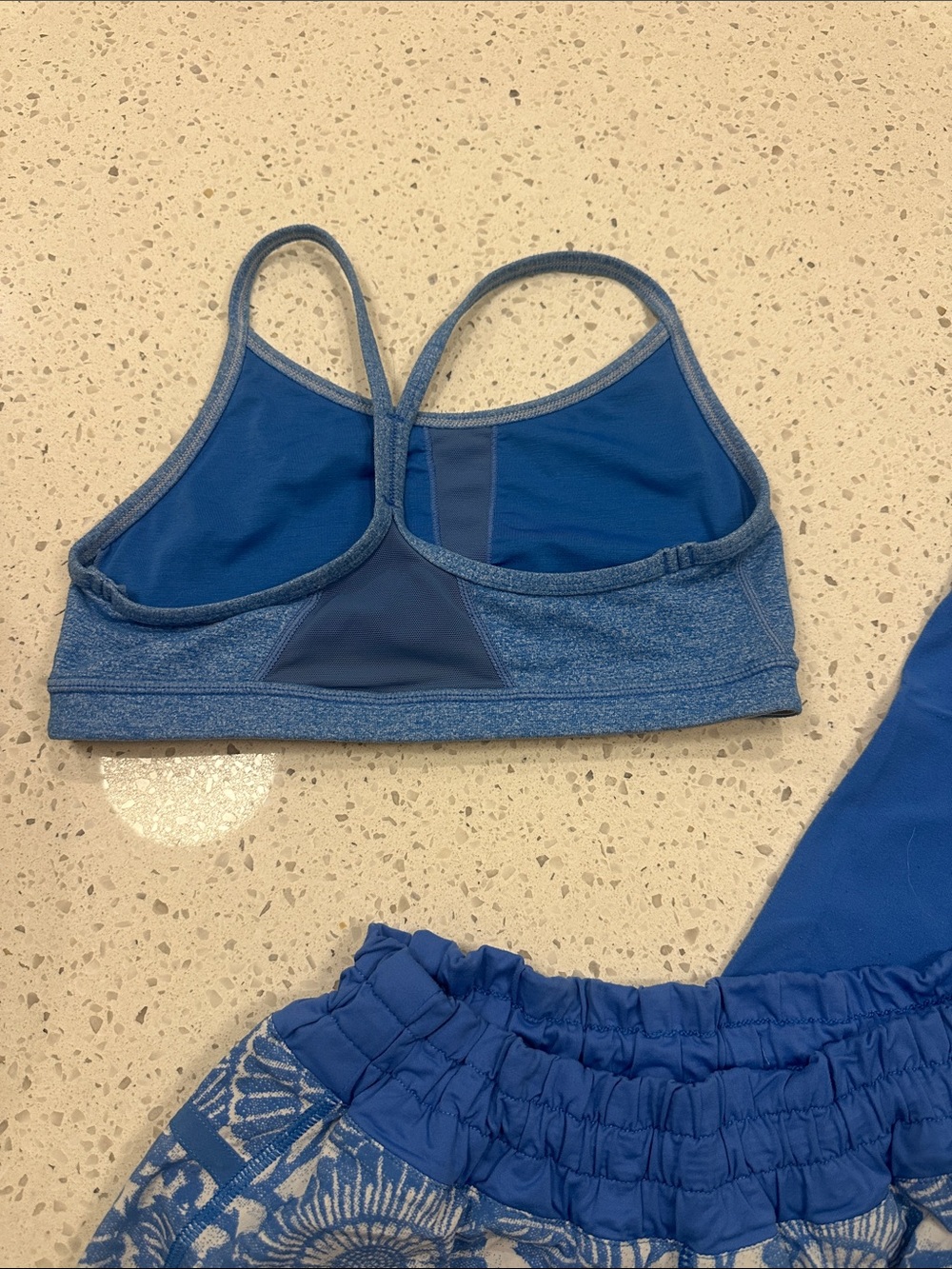Lululemon SET Bra, , Tank, Shorts size 6 - Picture 3 of 6